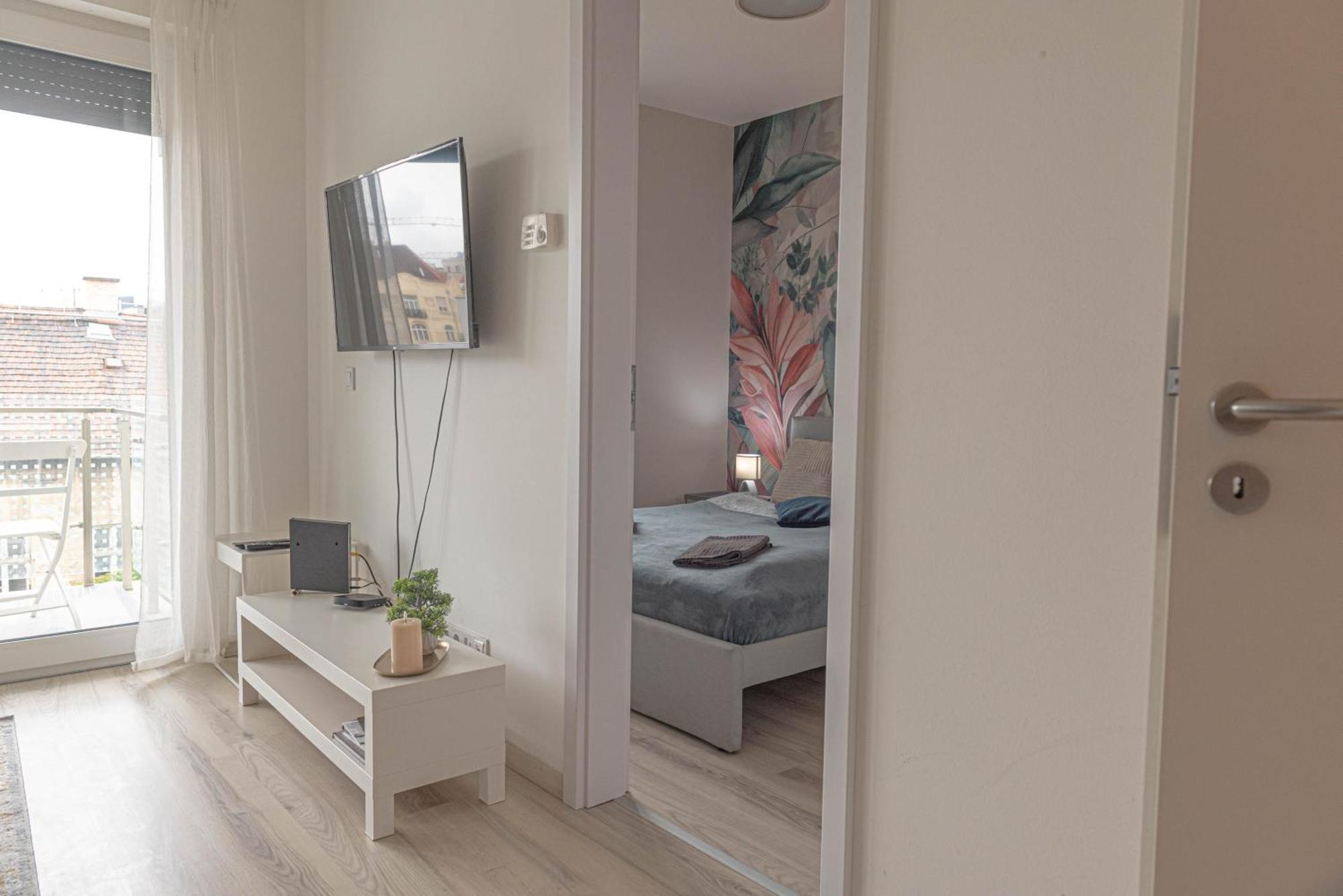 Dob36 Apartment With Free Private Parking And Balcony Budapest Luaran gambar